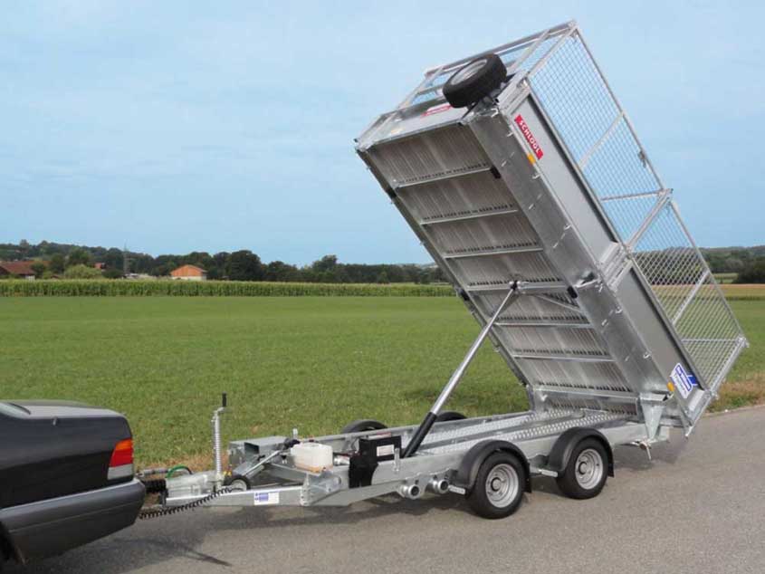 Tandem-Kipper aus Alu mit Gitterbox und Hydraulik.