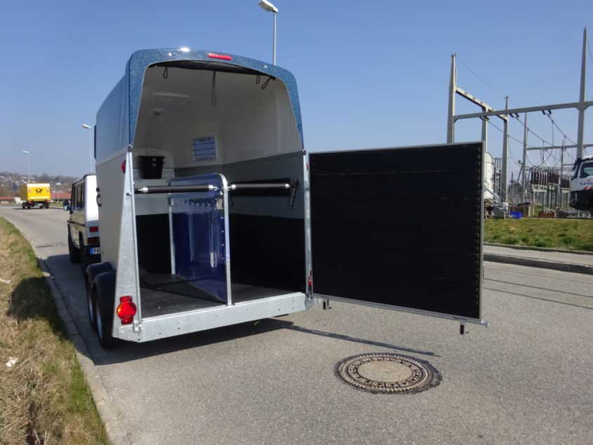 Pferdeanhaenger Tiertransporter Viehanhaenger